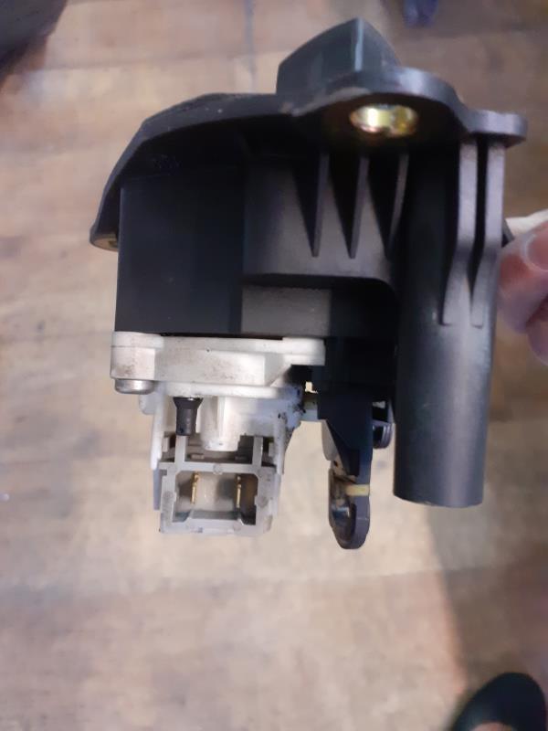 Bouton de coffre RENAULT CLIO 2 PHASE 2 Diesel - 1
