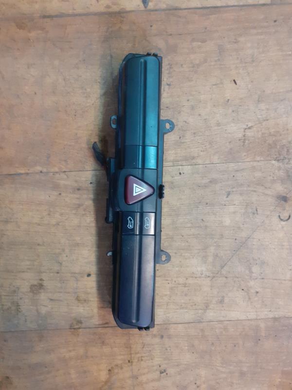 Bouton de warning MERCEDES SPRINTER 2 PHASE 1 Diesel - 1