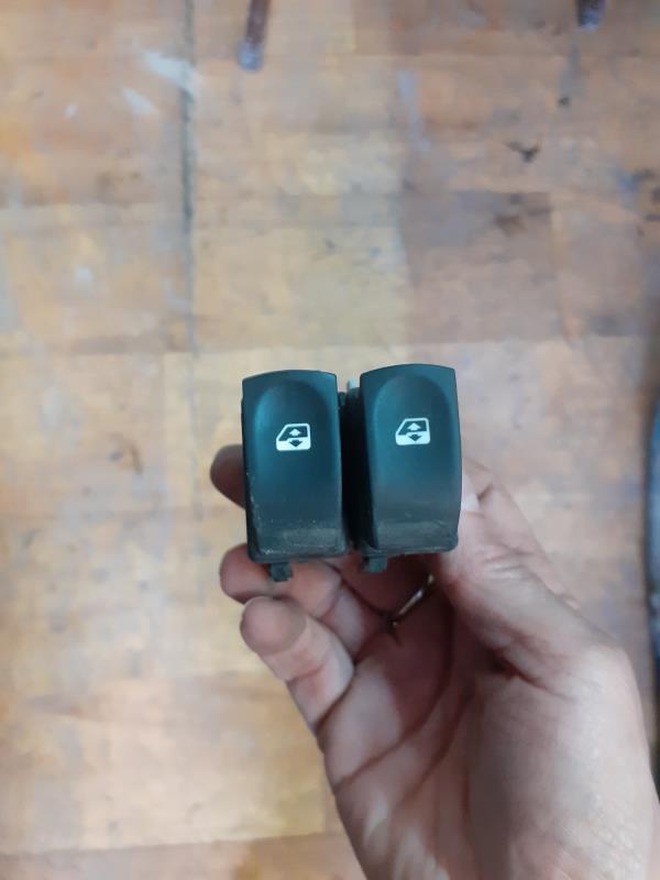 Interrupteur de leve vitre RENAULT GRAND MODUS PHASE 2 Diesel - 1