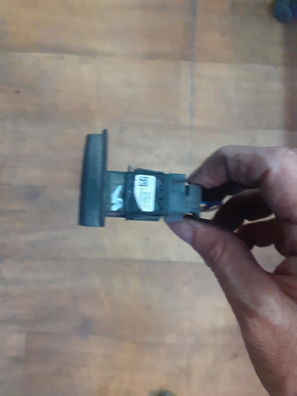 Bouton de warning RENAULT CLIO 4  - 1