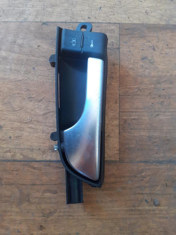 Poignee interieur avant gauche AUDI A3 2 PHASE 1 Diesel - 1
