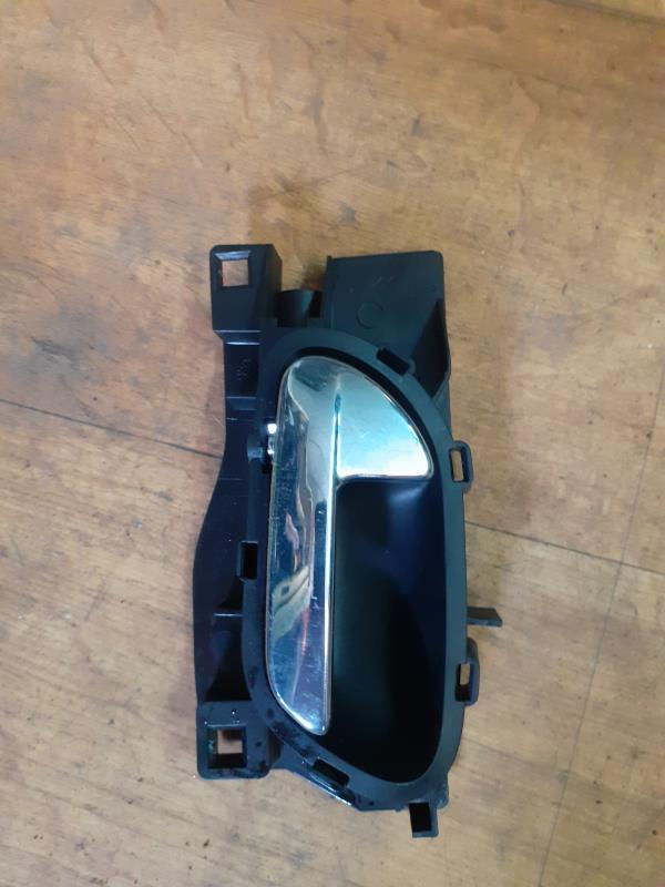 Poignee interieur avant gauche CITROEN C4 1 PHASE 2 Diesel - 1