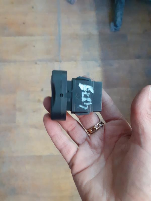 Bouton/Interrupteur DACIA SANDERO 1 Diesel - 1