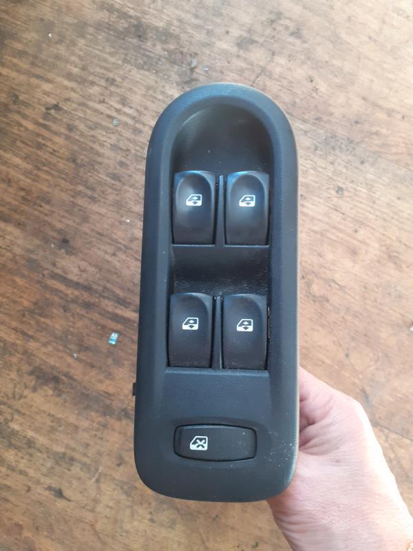 Interrupteur de leve vitre RENAULT CLIO 3 PHASE 1 Diesel - 1