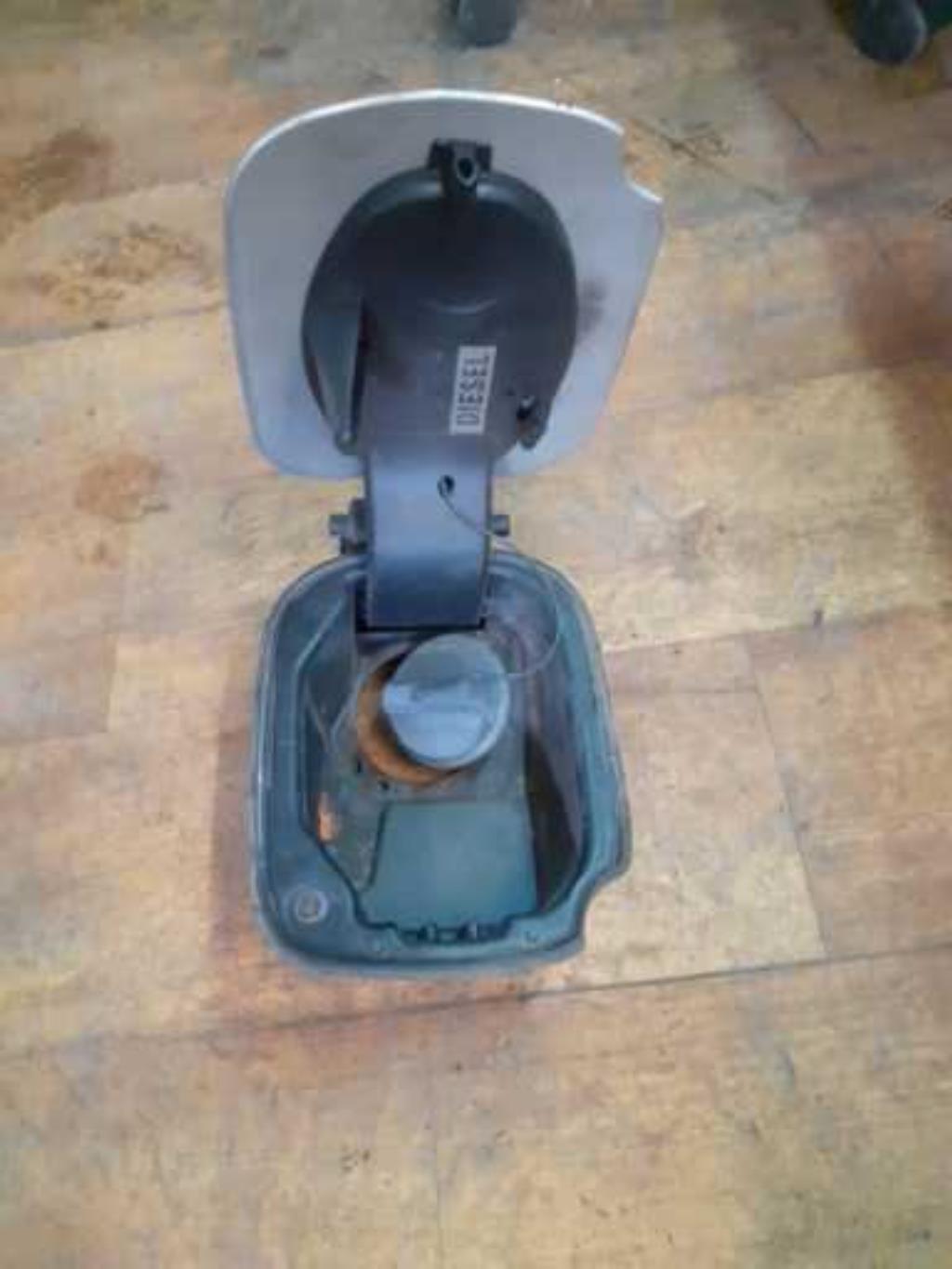 Trappe d'essence RENAULT CLIO 3 PHASE 1 Diesel - 1