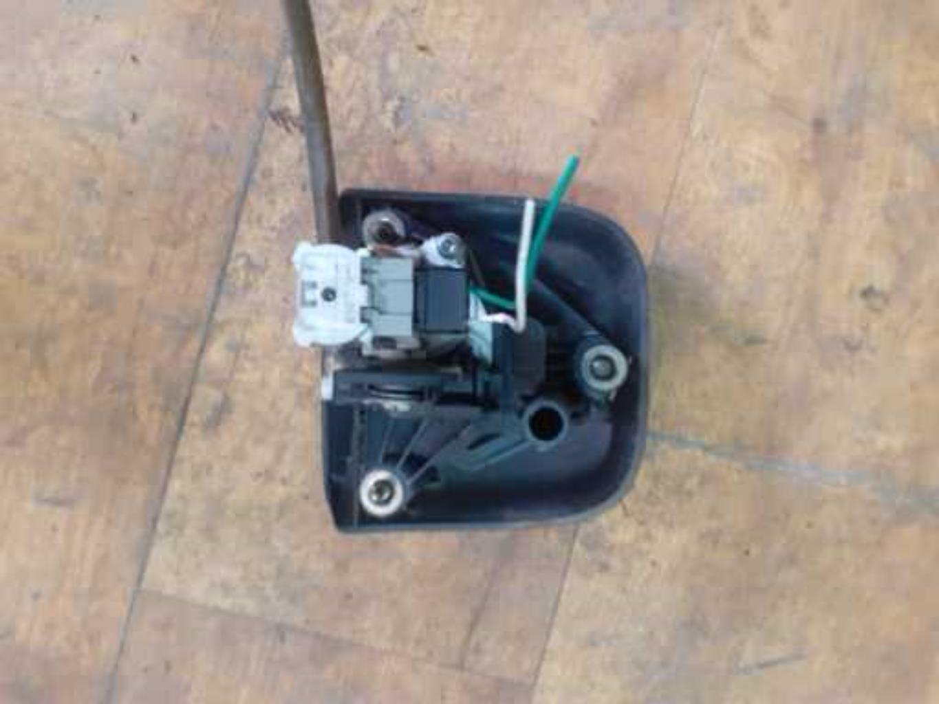 Serrure de coffre RENAULT CLIO 2 PHASE 2 Diesel - 1