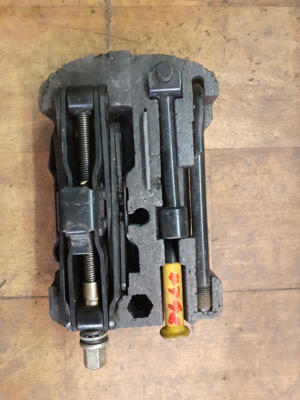 Cric (Ensemble depannage) RENAULT MEGANE 1 PHASE 2 Diesel - 1