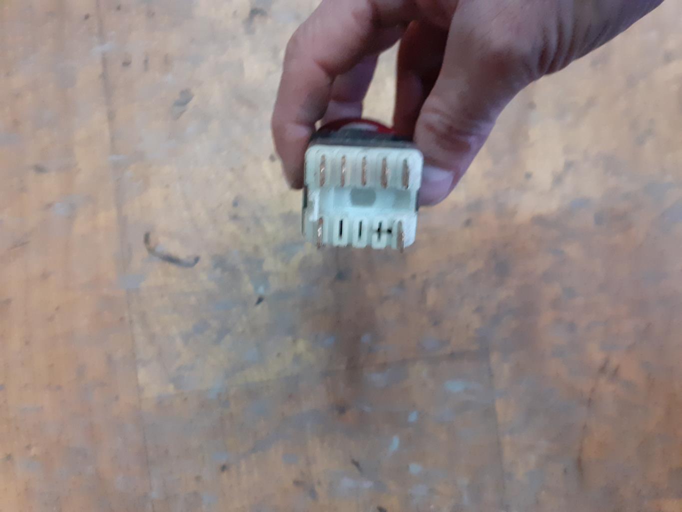 Bouton de warning RENAULT TWINGO 1 PHASE 1 Essence - 1