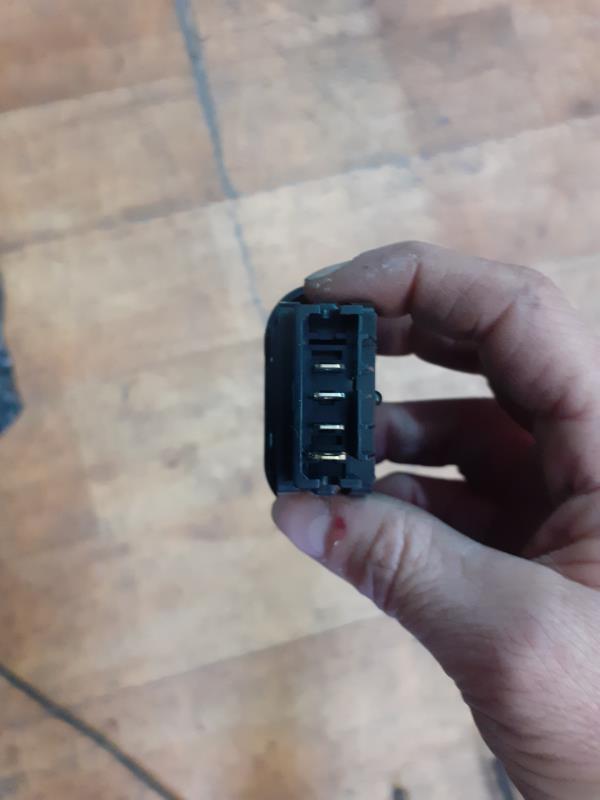 Bouton/Interrupteur DACIA SANDERO 1 Diesel - 1