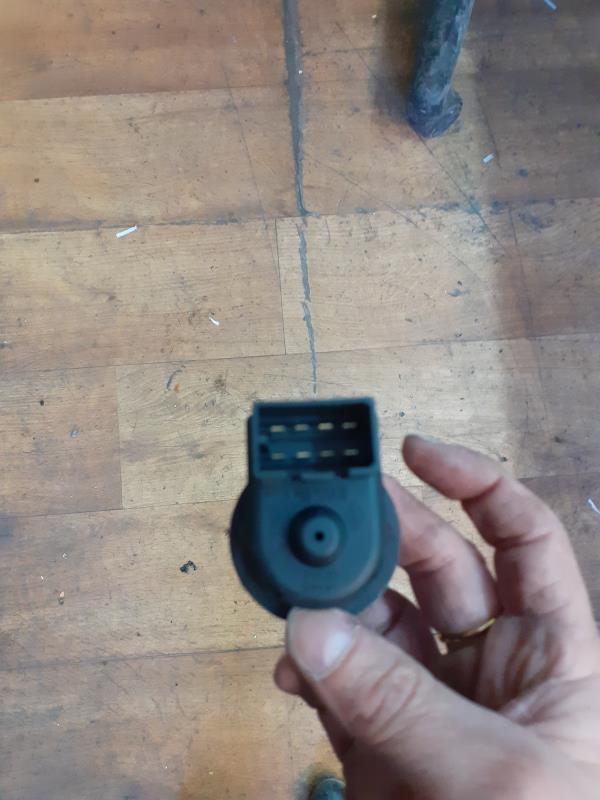 Bouton/Interrupteur RENAULT CLIO 2 PHASE 2 Diesel - 1
