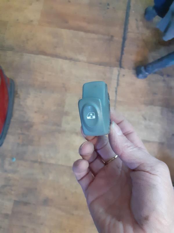 Interrupteur de leve vitre RENAULT TWINGO 1 PHASE 1 Essence - 1