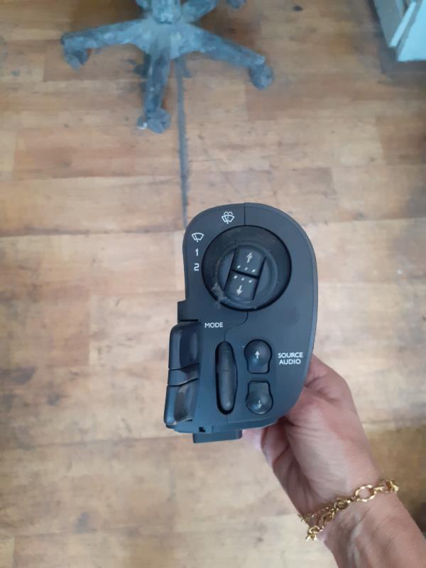 Commodo d'essuie glaces RENAULT CLIO 3 PHASE 2 Diesel - 1