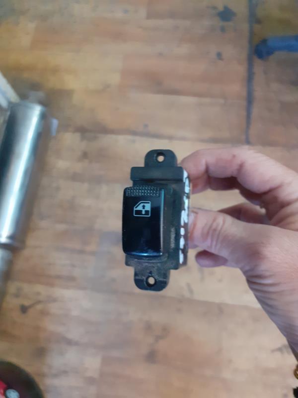 Interrupteur de leve vitre KIA CARNIVAL 1 Diesel - 1