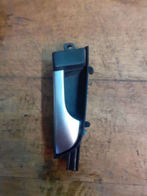 Poignee interieur avant droit AUDI A3 2 PHASE 2 Diesel - 1