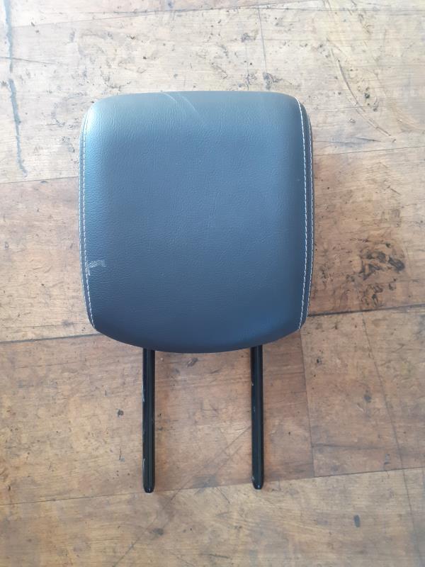 Appui tete arriere central RENAULT CLIO 3 PHASE 1 Diesel - 1