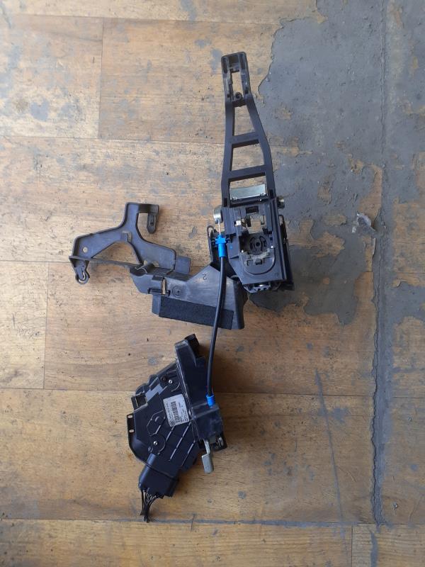 Serrure avant gauche FORD MONDEO 3 PHASE 1 Diesel - 1