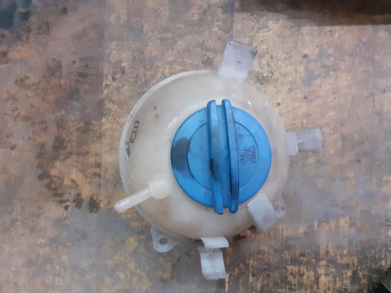 Vase d'expansion VOLKSWAGEN GOLF 5 Diesel - 1