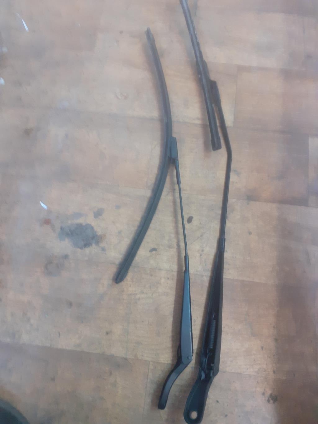 Bras essuie glace avant RENAULT TWINGO 2 PHASE 2 Essence - 1