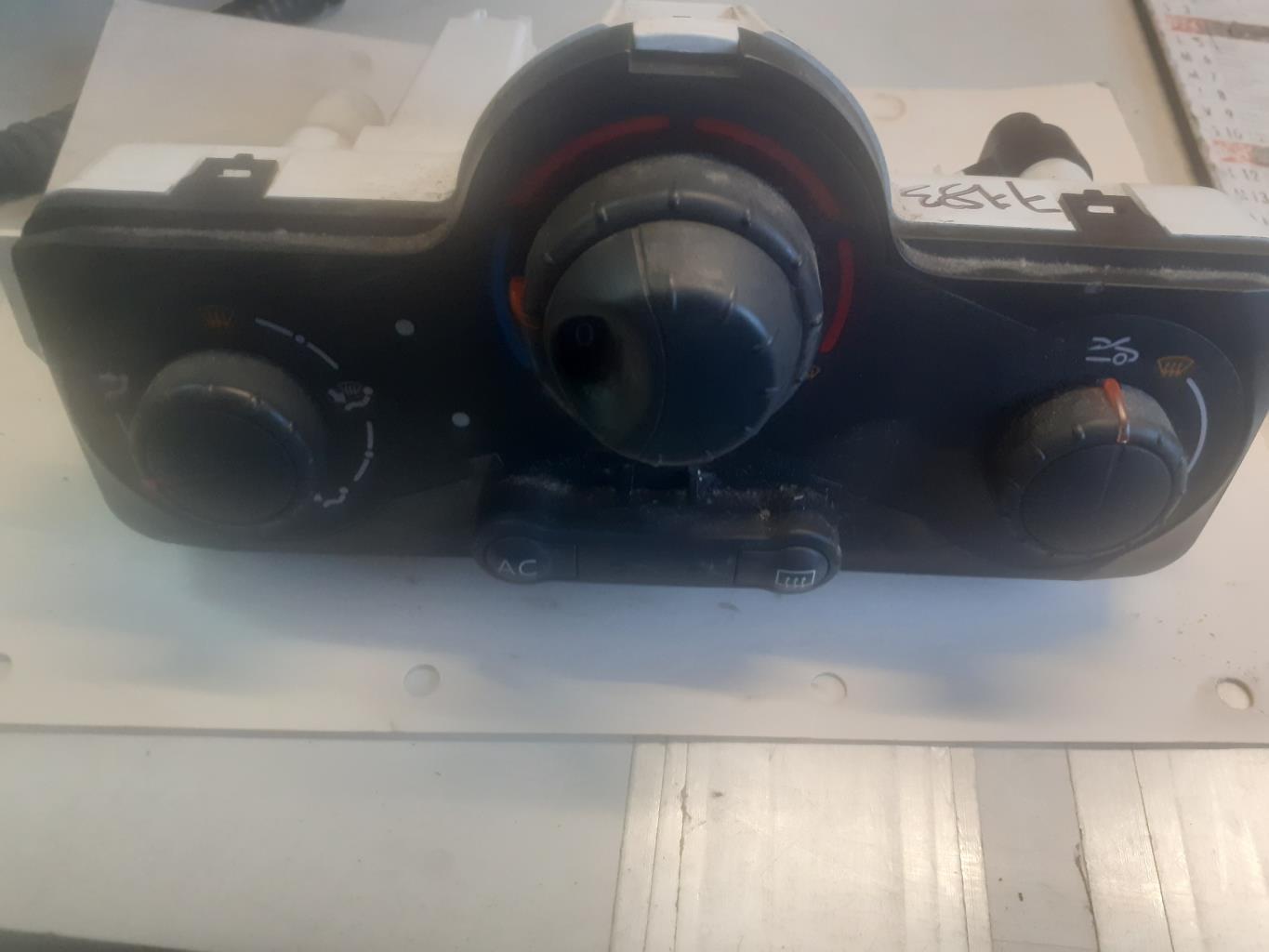 Commande chauffage RENAULT CLIO 3 PHASE 1 BREAK Diesel - 1
