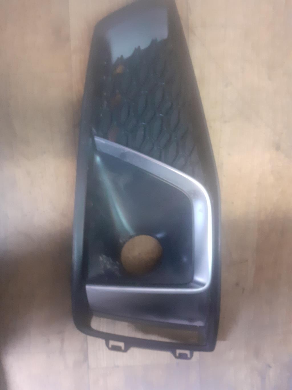 Grille de calandre droite AUDI Q2  - 1