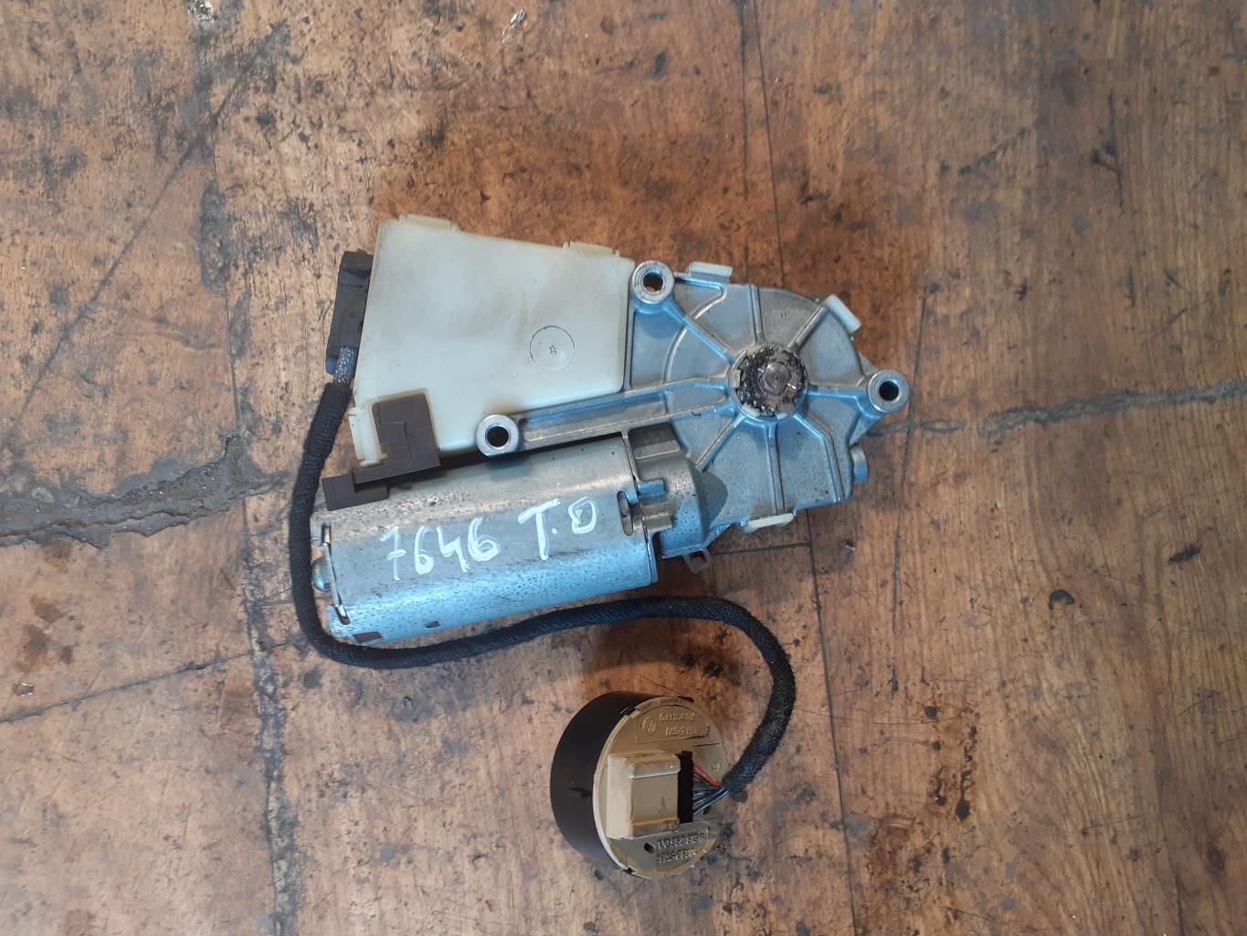 Moteur toit ouvrant SKODA FABIA 1 PHASE 2 Diesel - 1