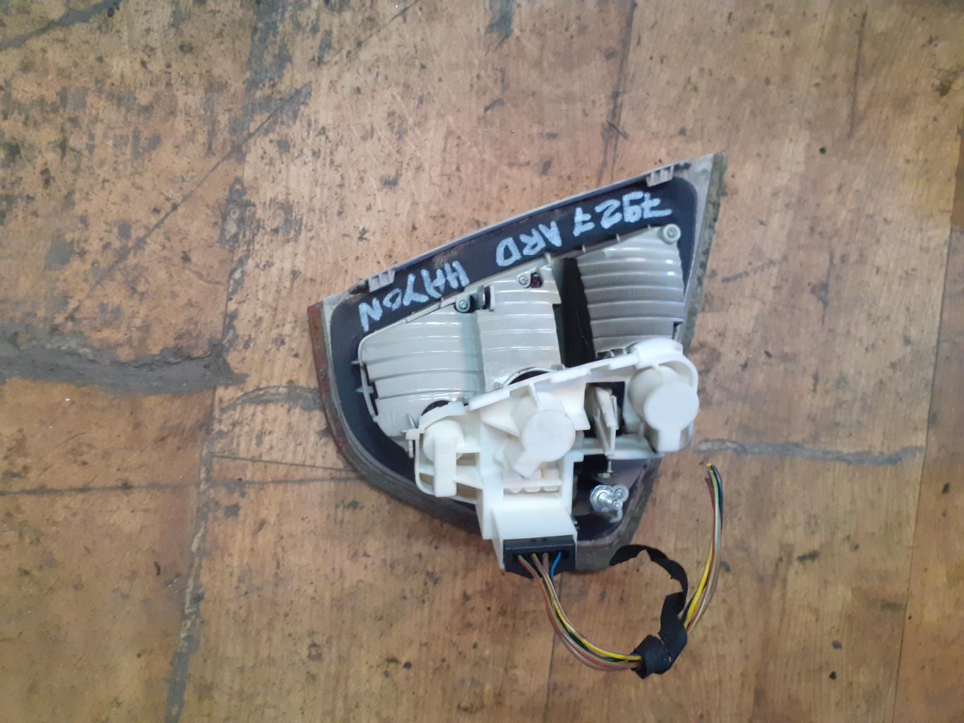 Feu arriere secondaire droit (feux) BMW SERIE 3 E90 PHASE 1 Diesel - 1