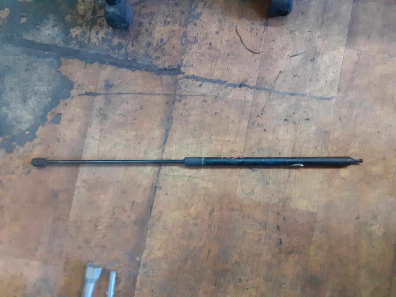 Verin de capot RENAULT MEGANE 3 PHASE 1 COUPE Diesel - 1