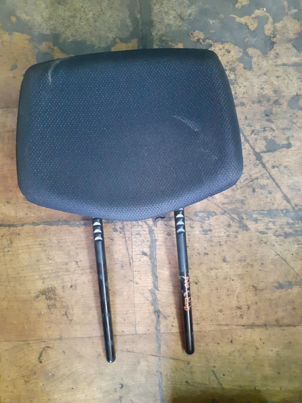 Appui tete avant RENAULT CLIO 3 PHASE 1 Diesel - 1