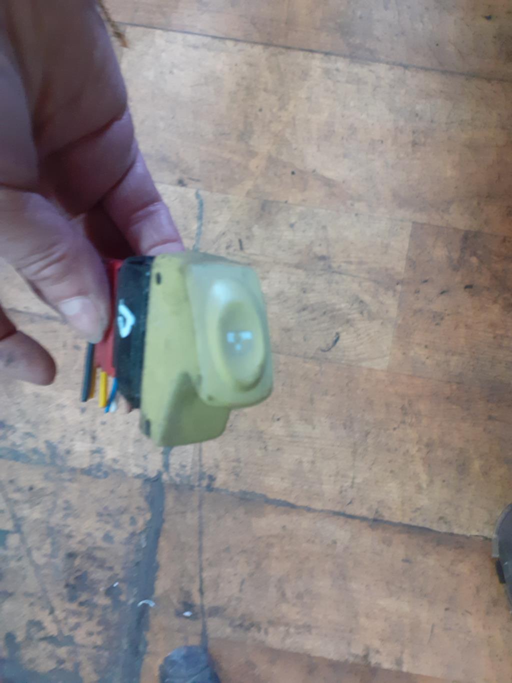 Interrupteur de leve vitre RENAULT TWINGO 1 PHASE 2 Essence - 1