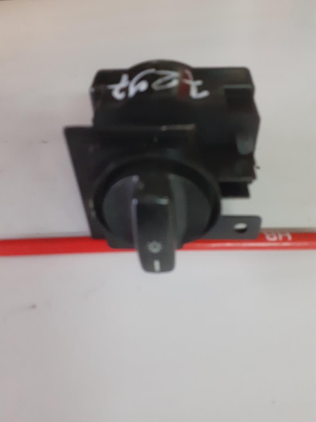 Commande de phare MERCEDES CLASSE B 245 PHASE 1 Diesel - 1