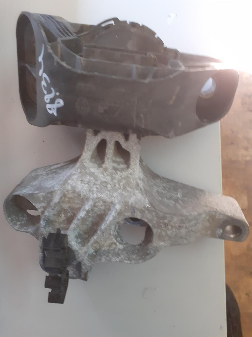 Support moteur RENAULT CLIO 4 PHASE 1 Diesel - 1