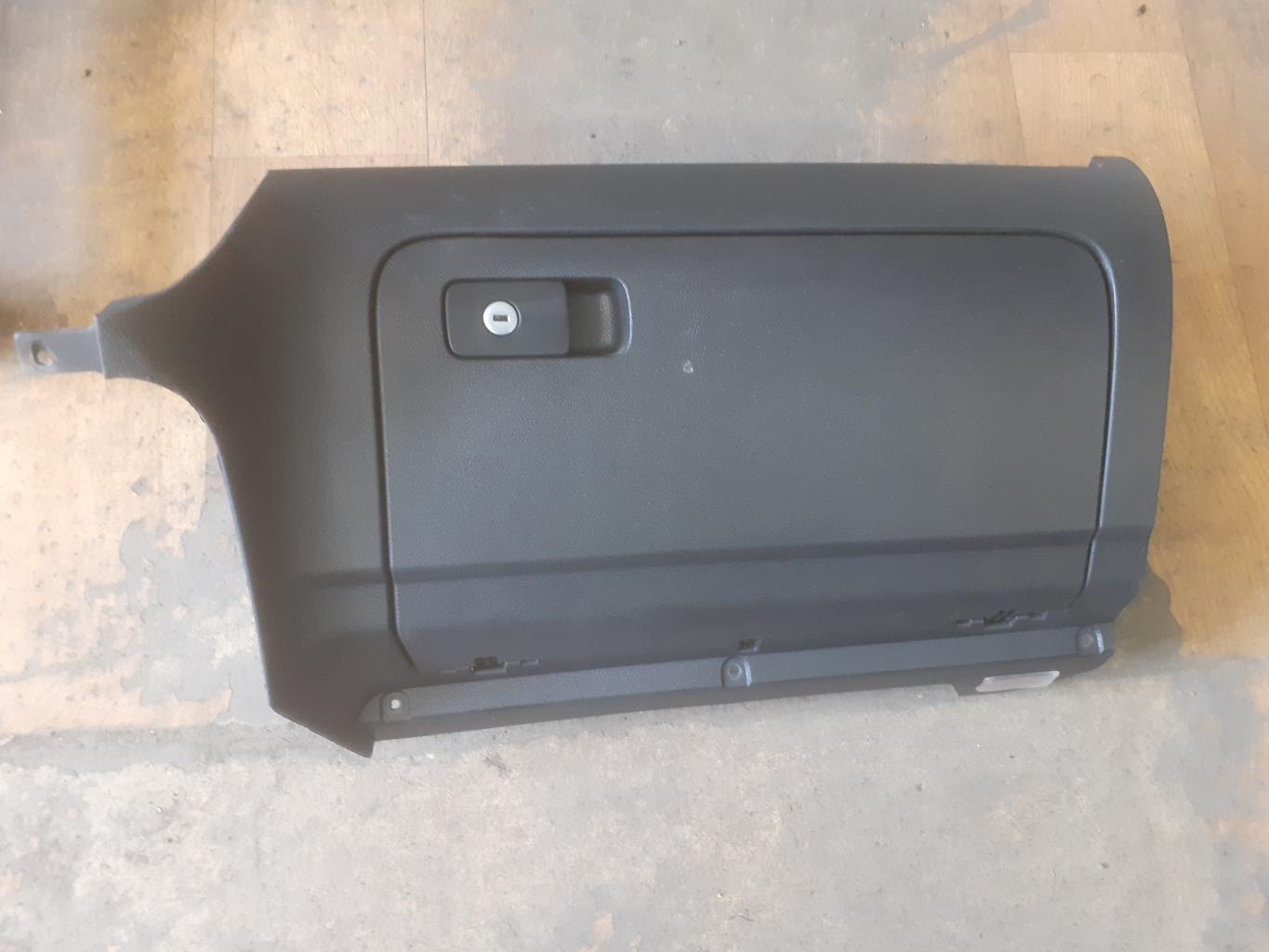 Boite a gants VOLKSWAGEN SCIROCCO 3 PHASE 2 COUPE Essence - 1