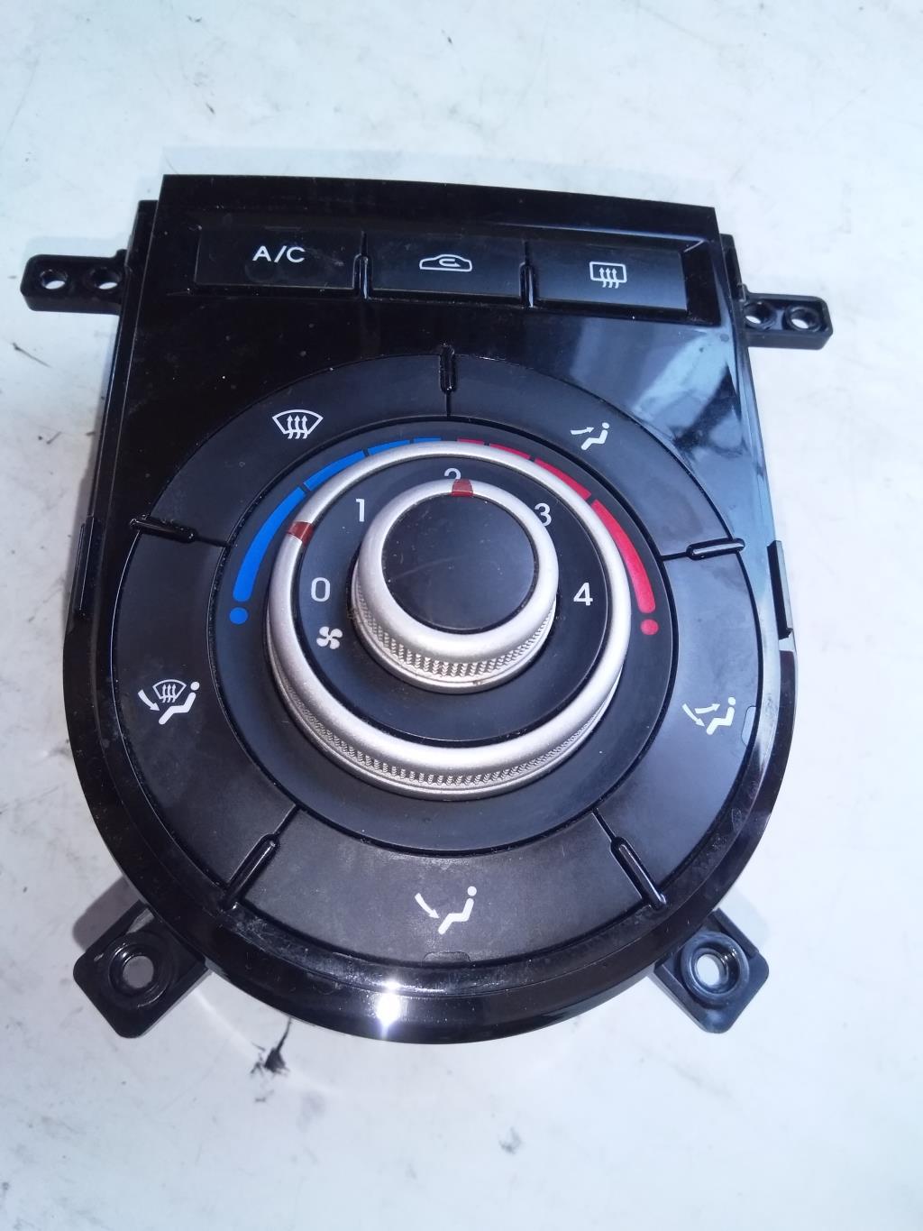 Commande chauffage KIA VENGA  - 1