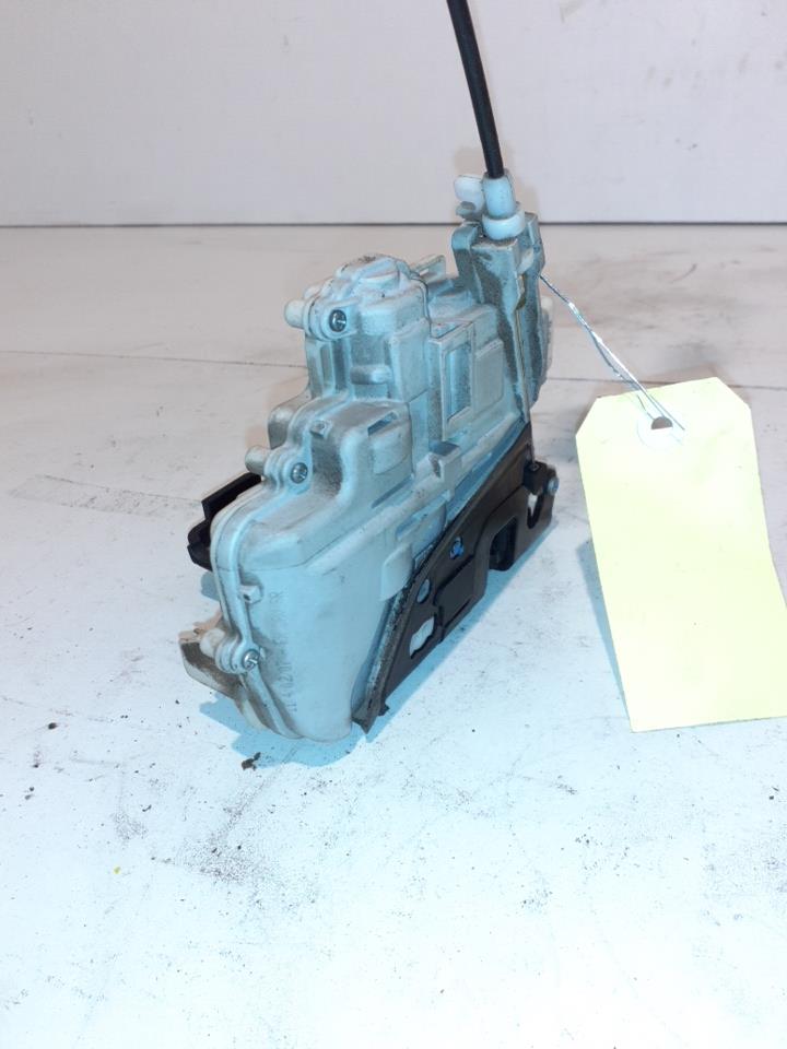 Serrure avant gauche AUDI A4 2 AVANT PHASE 2 BREAK Diesel - 1