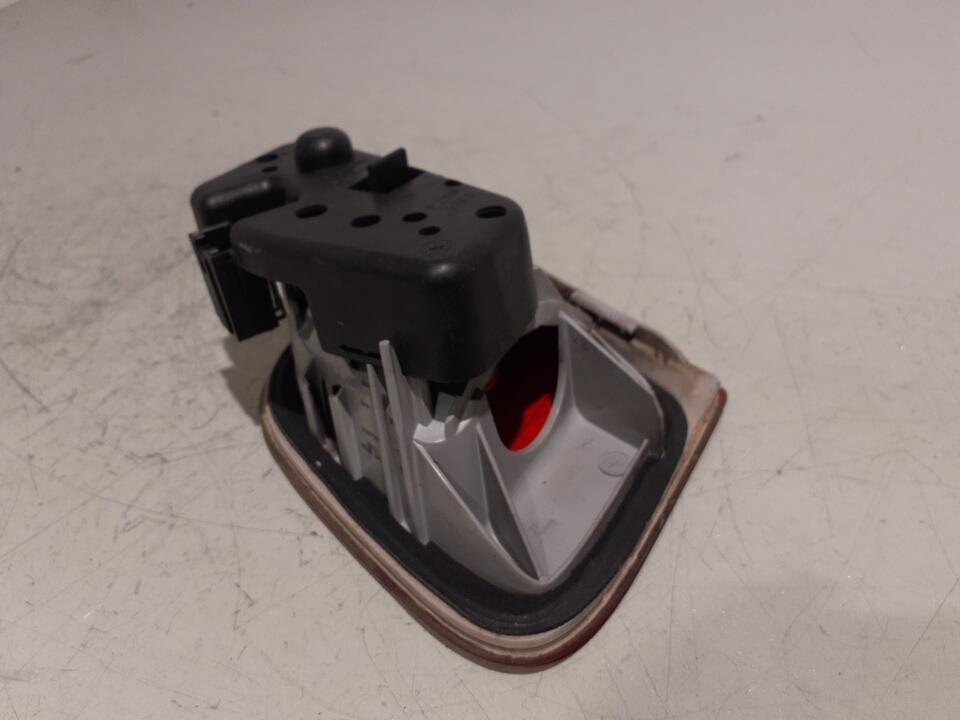 Feu arriere secondaire droit (feux) BMW SERIE 3 E46 PHASE 2 Diesel - 1