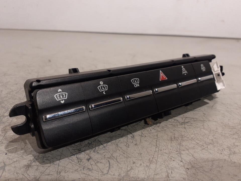 Bouton de warning PEUGEOT 5008 1 PHASE 1 Diesel - 1