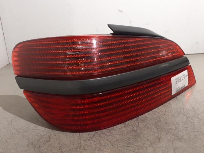 Feu Arrière Gauche Principal Pour PEUGEOT 406 Break Phase 2 - Réf 6350H5 Occasion