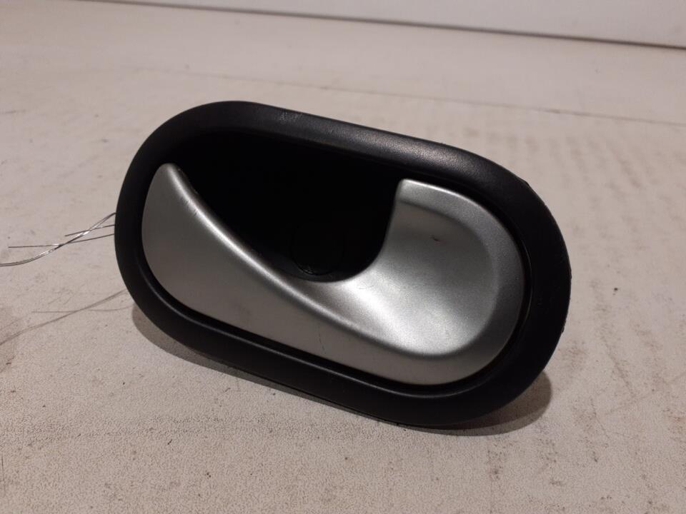 Poignee interieur avant droit RENAULT TWINGO 2 PHASE 1 Essence - 1