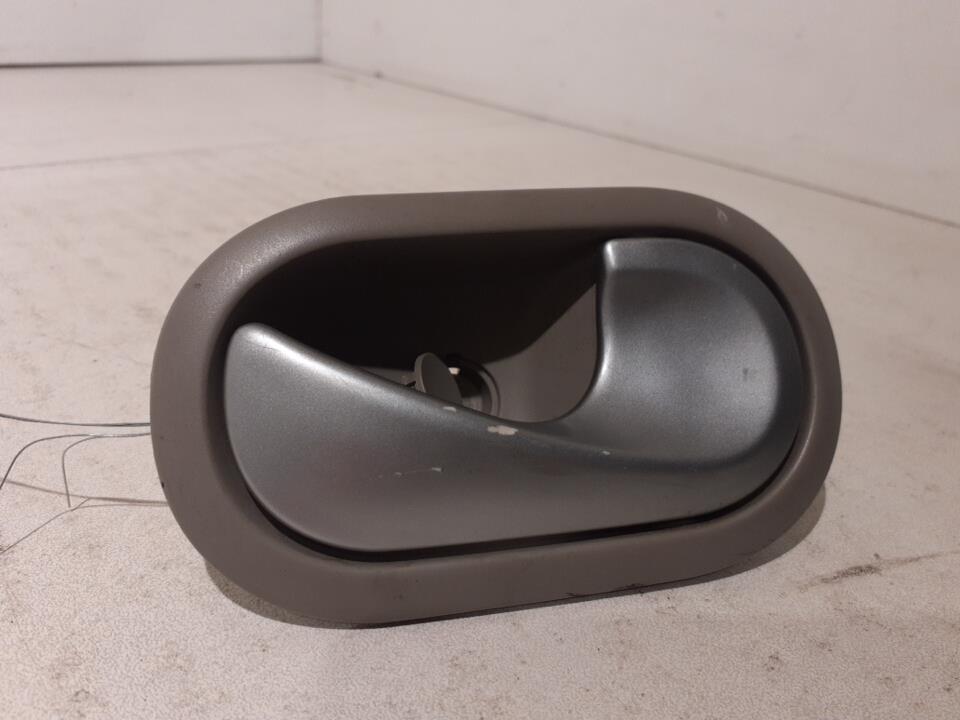 Poignee interieur avant droit RENAULT TWINGO 2 PHASE 1 Essence - 1