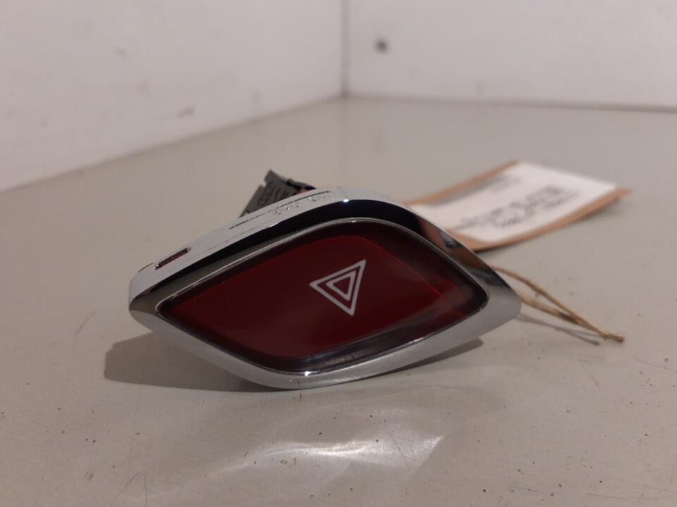 Bouton de warning CITROEN DS3 PHASE 1 Essence - 1