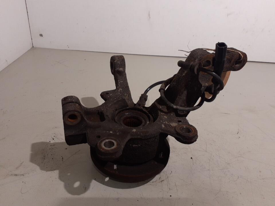 Fusee avant gauche RENAULT CLIO 3 PHASE 1 Diesel - 1