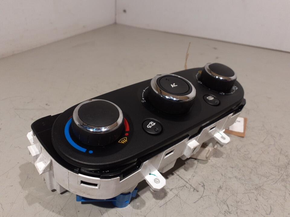 Commande chauffage RENAULT CLIO 4 PHASE 1 BREAK Diesel - 1