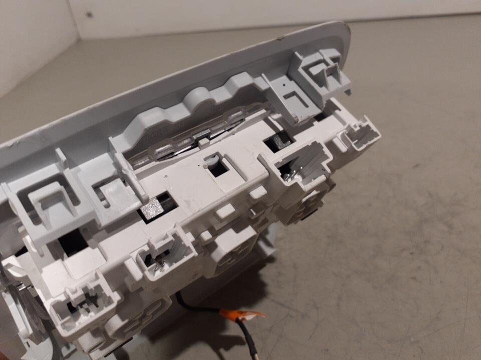 Eclairage de plafonnier PEUGEOT 208 1 PHASE 2 Diesel - 1