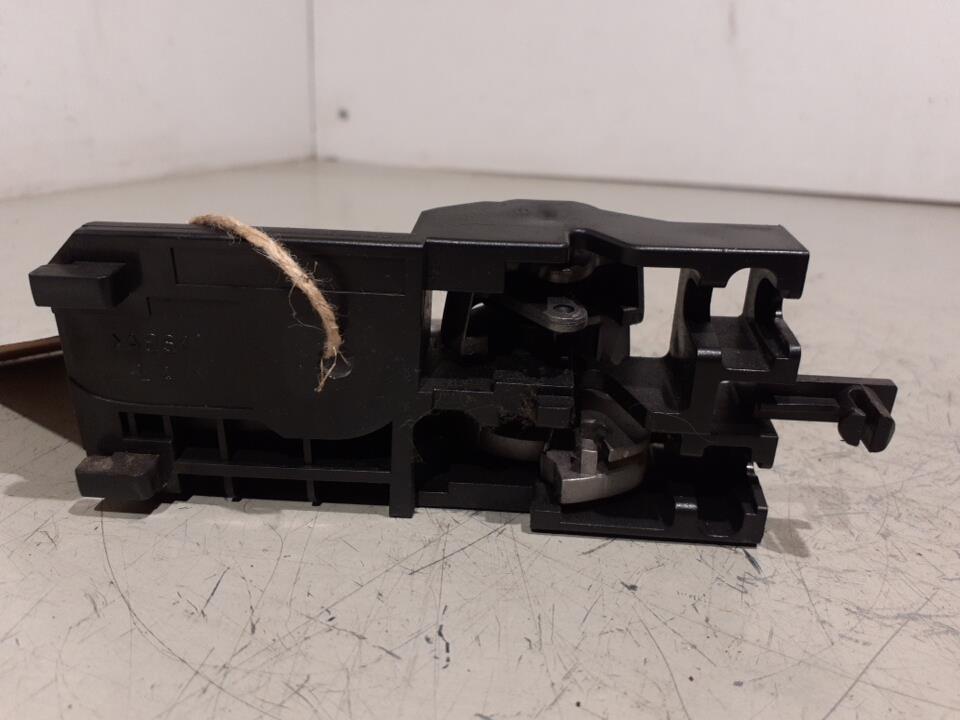 Poignee interieur avant gauche SUZUKI SWIFT 3 Diesel - 1