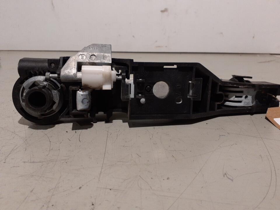 Poignee porte avant droit RENAULT CLIO 3 PHASE 2 Diesel - 1