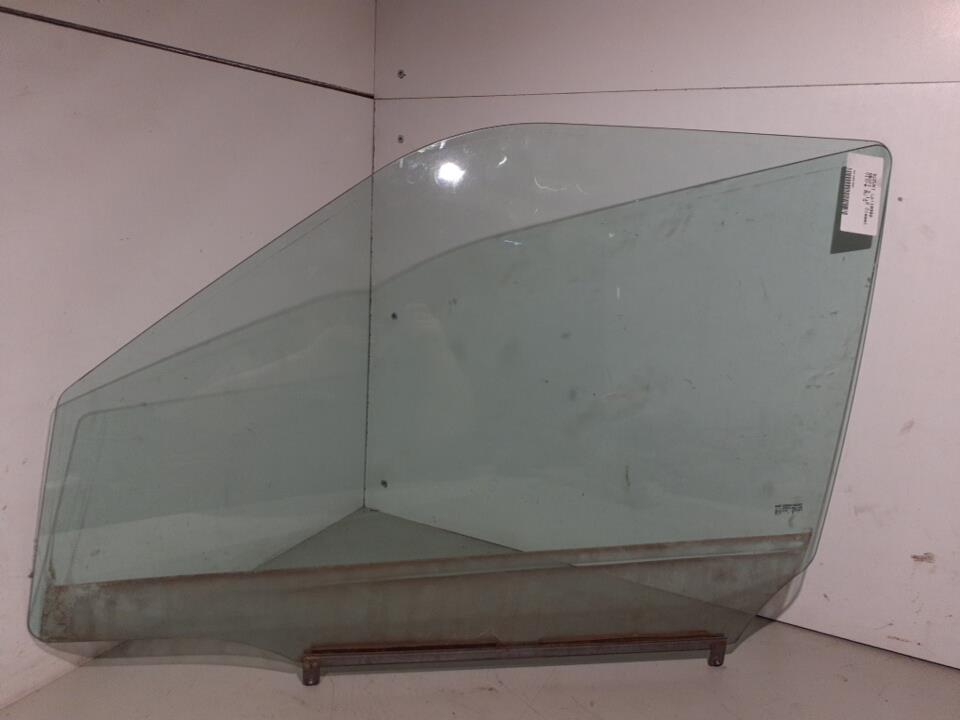 Vitre avant gauche SUZUKI SWIFT 3 Diesel - 1