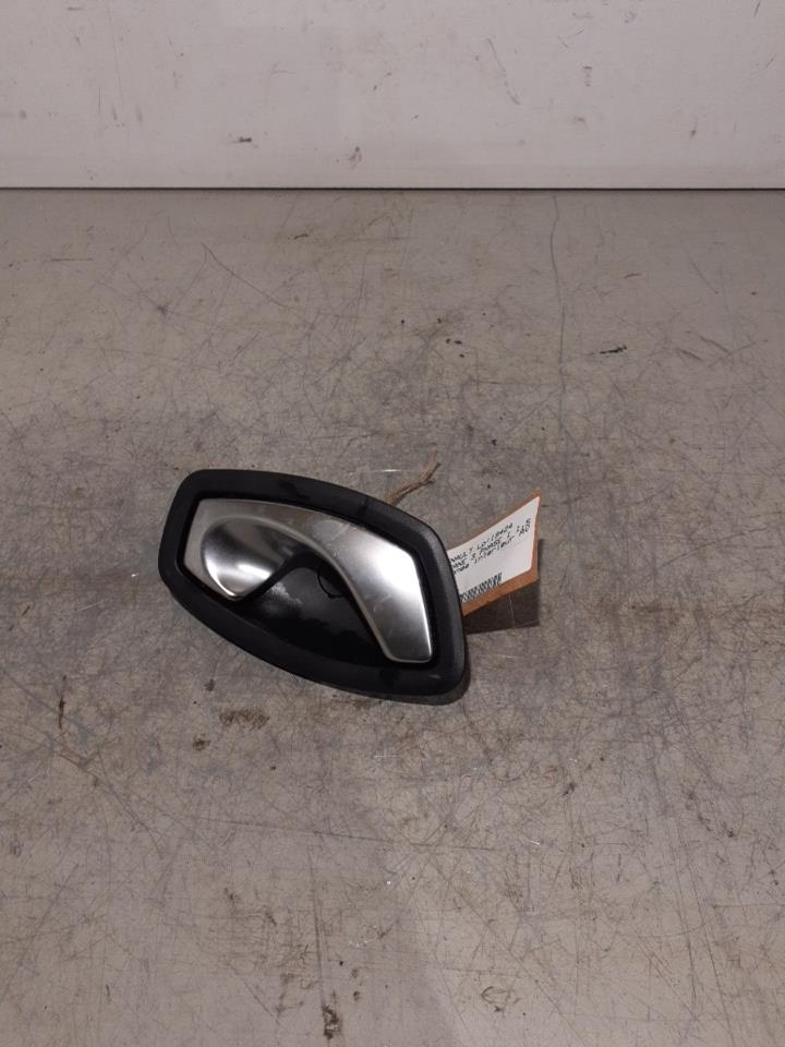 Poignee interieur avant droit RENAULT MEGANE 3 PHASE 1 Diesel - 1