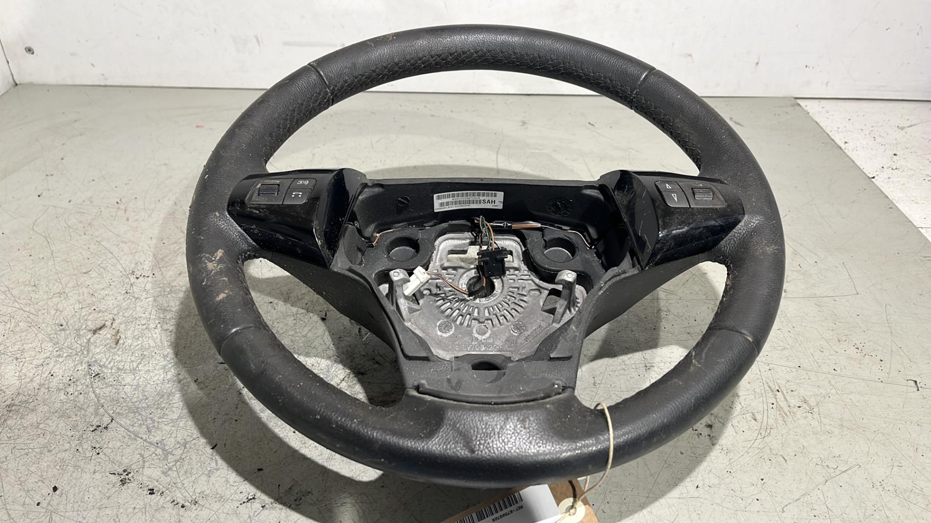 Volant OPEL CORSA D PHASE 2 Essence - 1