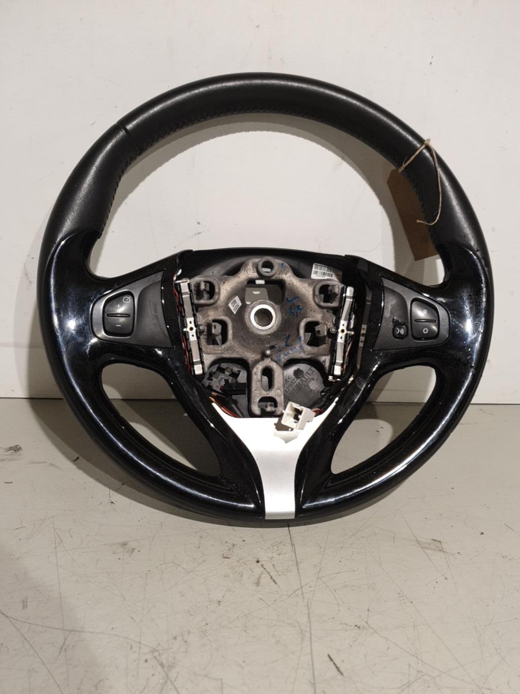 Volant RENAULT CLIO 4 PHASE 1 Diesel - 1