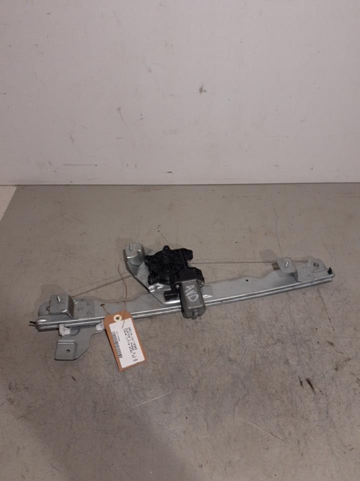 Leve vitre electrique avant droit DACIA DUSTER 1 PHASE 2 Diesel - 1
